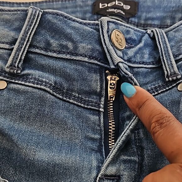 Bebe Women's Distressed Denim Jean 27 Light Blue Washed - Picture 8 of 16